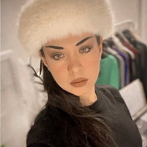 Meet your Posher, Andrea :)